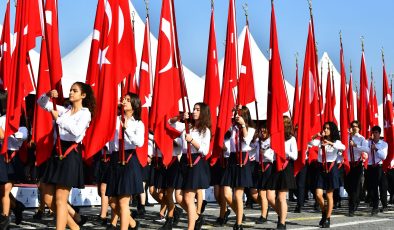 İzmir’de Coşkulu Cumhuriyet Bayramı Kutlaması!..