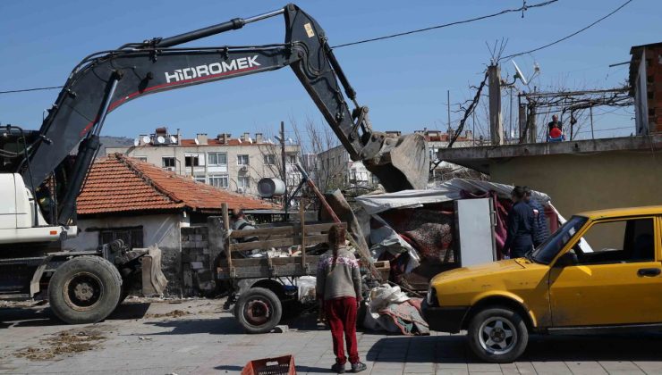 Karşıyaka’da Hurdacıların Çadırları Kaldırıldı!…