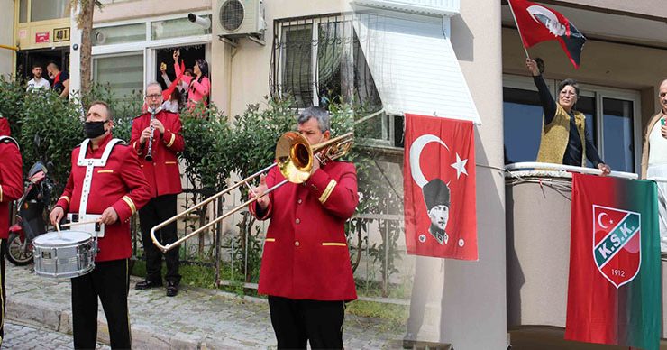 Karşıyaka’ya Bayram Coşkusu Sardı!..