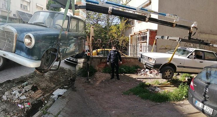 Karşıyaka’da Hurda Araçlar Toplanıyor!..