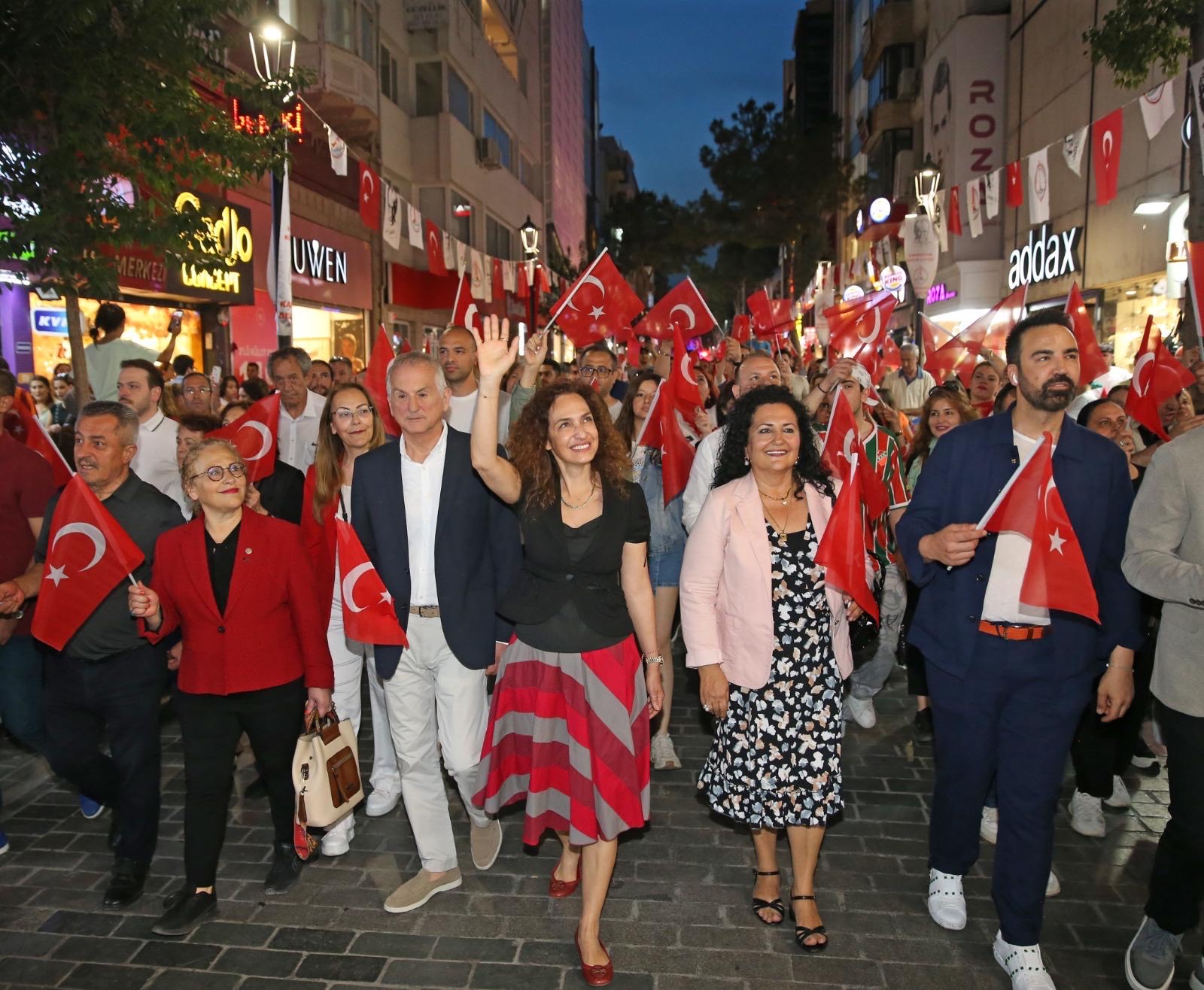 Karşıyaka’da 29 Ekim’e Muhteşem Kutlama! 