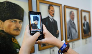 İzmir’de Sanat ve Antika Fuarına Yoğun İlgi!