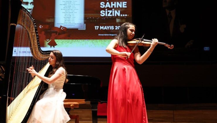 Ahmed Adnan Saygun Sanat Merkezinde Sahne Gençlerin!