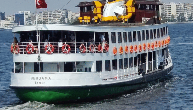 Bergama Vapuru Rotasını Üniversite Adayı Gençlere Çevirdi!
