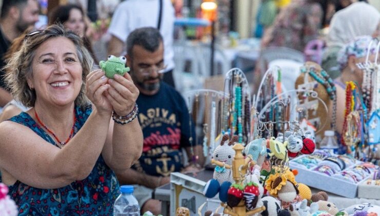 Karşıyaka’da El Emeği Gece Pazarı Geri Döndü!