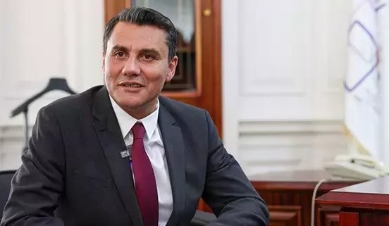 Manisalılar Yasta Belediye Başkanı “Ferdi ZEYREK” Yaşama Veda Etti!