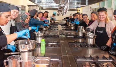 Gönüllü Ellerden Lösemili Çocuklara Tatlı Hediye!  