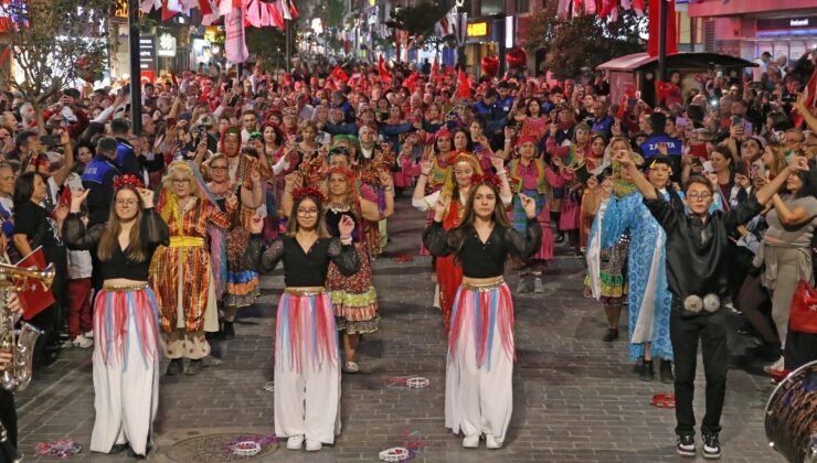 Karşıyaka 29 Ekim’de Gelincik Tarlasına Dönüşecek! 