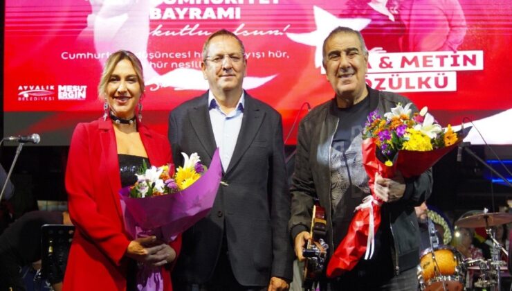 Ayvalık’ta Cumhuriyet’in 102. Yılı Coşkusu!