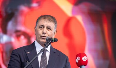 Başkan Cemil Tugay: Atatürk, Cumhuriyet ile Sonsuza dek Yaşayacak!