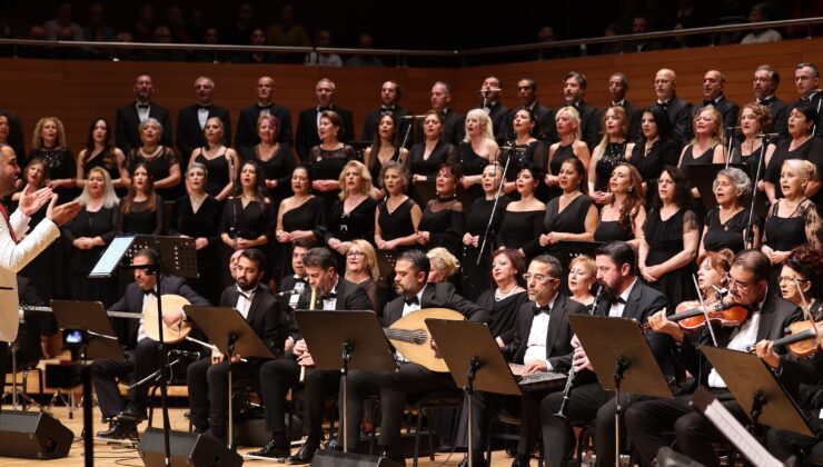 İzmir Büyükşehir Belediyesi Korosu “Sonbahar Şarkıları”yla Yüreklere Dokundu!