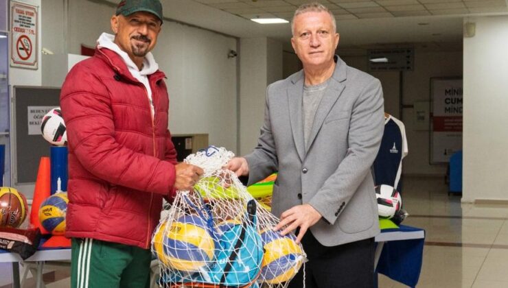 İzmir’de Okullara Spor Malzemesi Desteği Veriliyor!