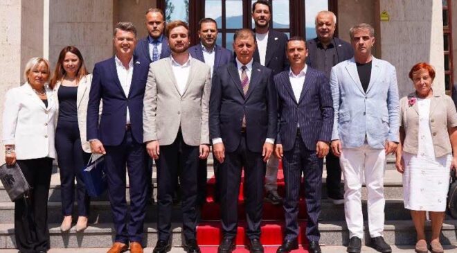 İzmir ile Kosova Arasındaki İletişim Güçleniyor!