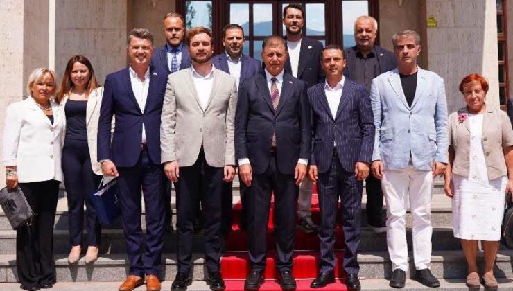 İzmir ile Kosova Arasındaki İletişim Güçleniyor!