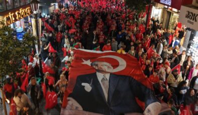 Karşıyaka Cumhuriyet Aşkıyla Tek Yürek!