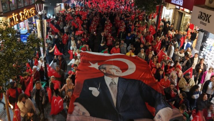 Karşıyaka Cumhuriyet Aşkıyla Tek Yürek!